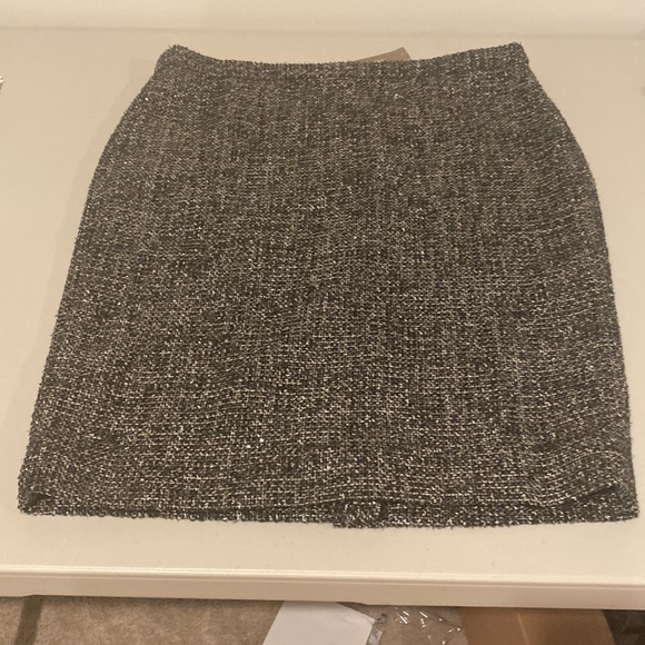 Jcrew skirt with matching jacket. Jacket is sold separately.Pristine condition. - Picture 4 of 6